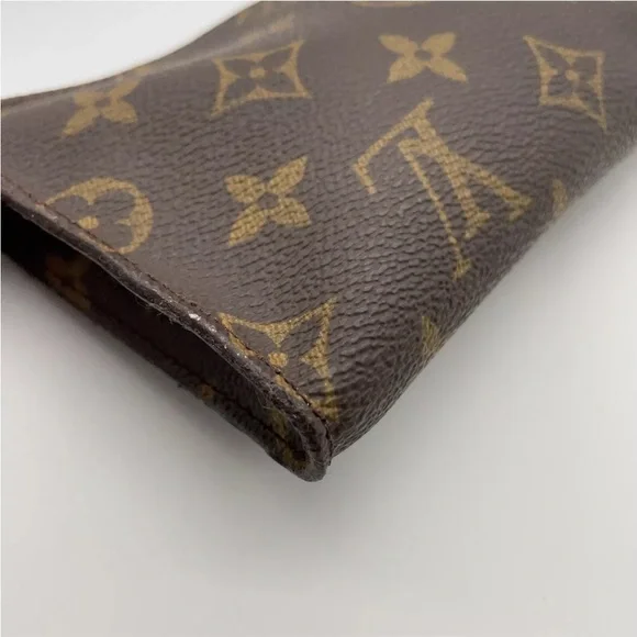 Louis Vuitton Pouch - Picture 10 of 13